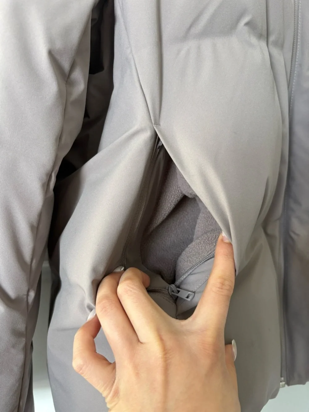 Uniqlo Seamless Down Puffer Jacket (M) - Picture 4 of 4